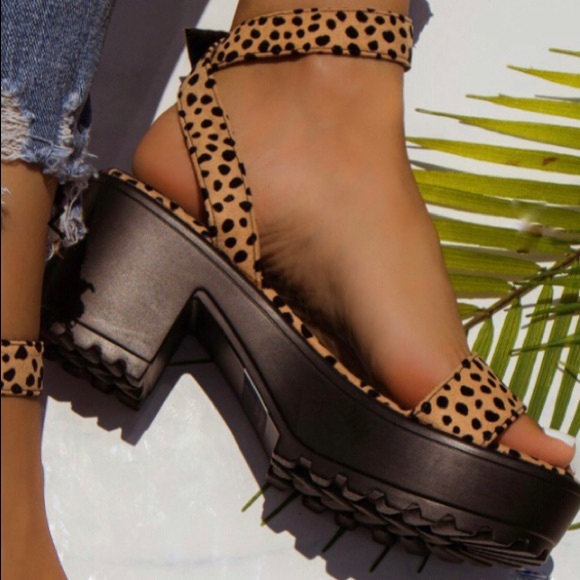 New lug cheetah sandal 7 left - Picture 6 of 13